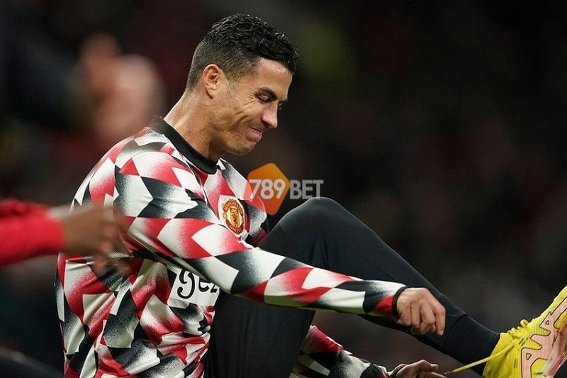 Ronaldo lên tiếng khi bị loại khỏi đội hình M.U